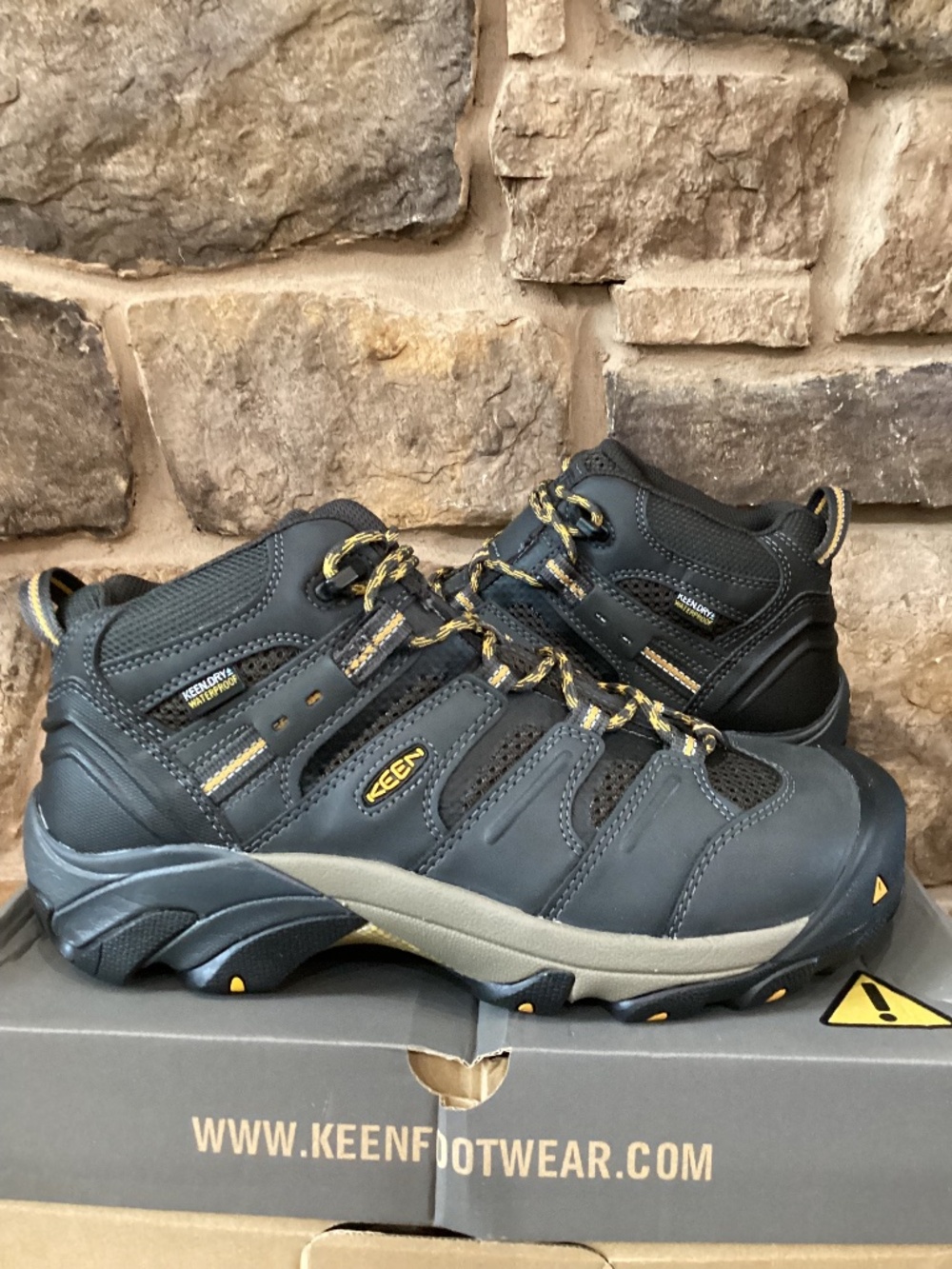 Keen Lansing Mid WP Mens 10.5 EE Boot Steel Toe Waterproof Raven Tawny Olive New
